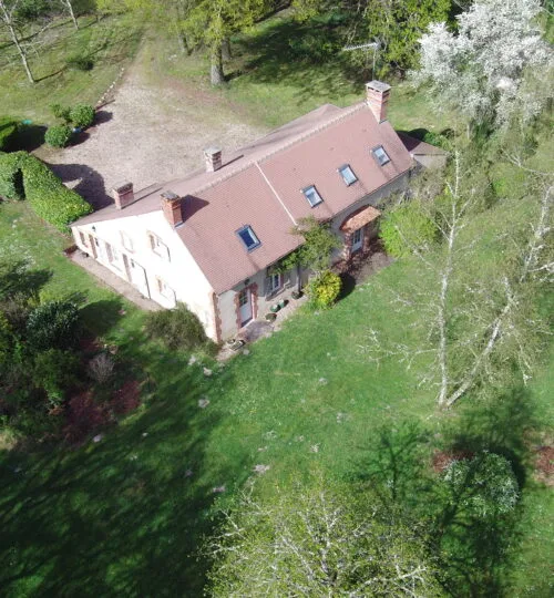 Charmante fermette sur 10 hectares de chasse